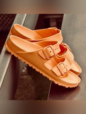 EUC Birkenstocks Arizona EVA Size 41/10